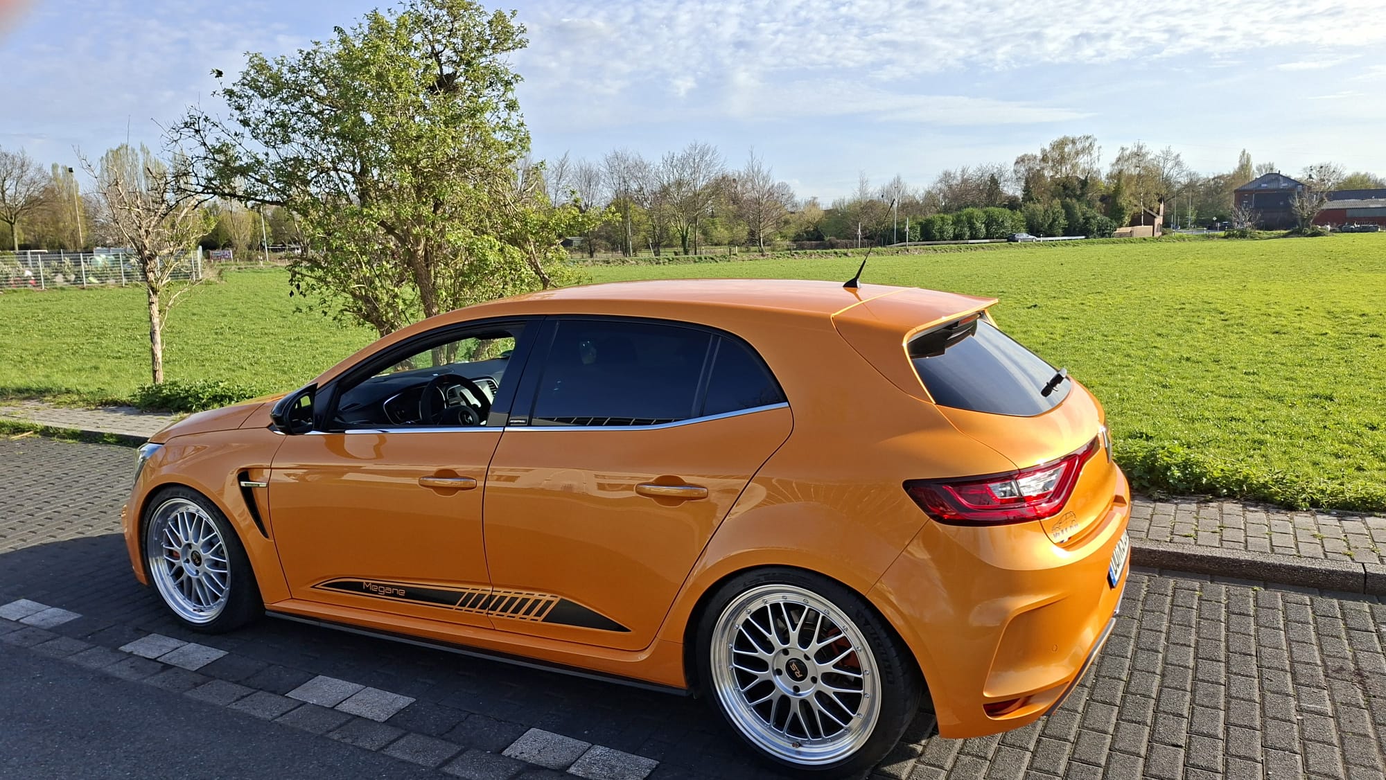 motion_photo_8808733244230051046